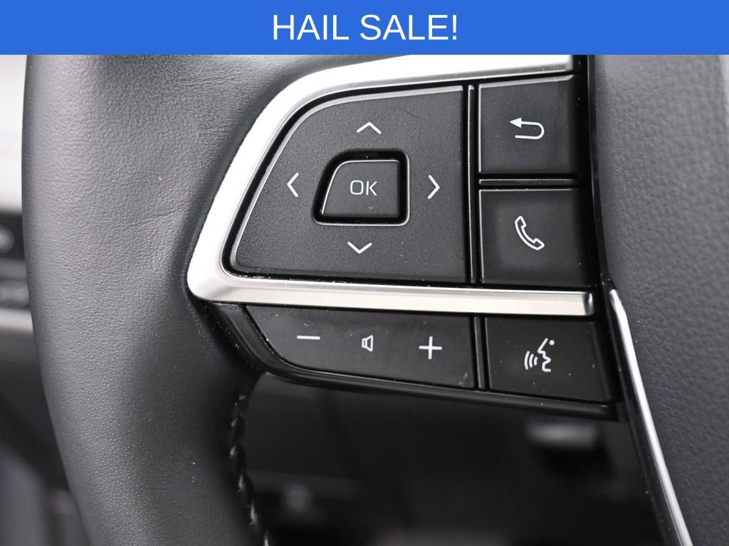 Certified 2020 Toyota Highlander XLE image 17