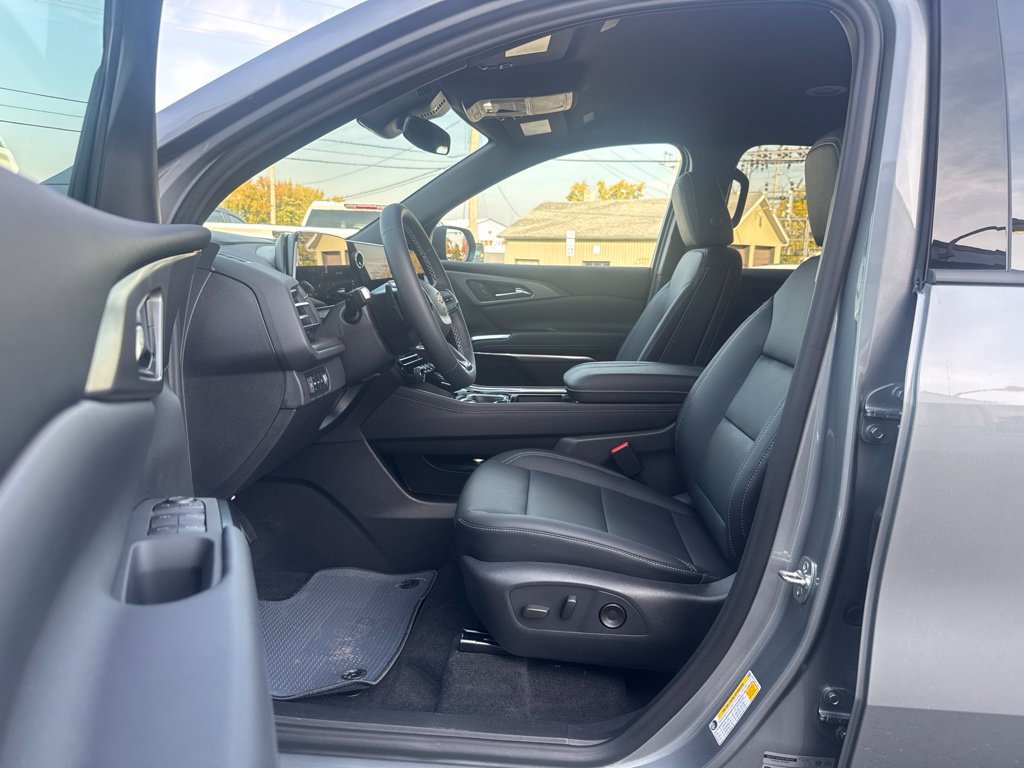 New 2027 Chevrolet Traverse LT AWD/4WD image 13