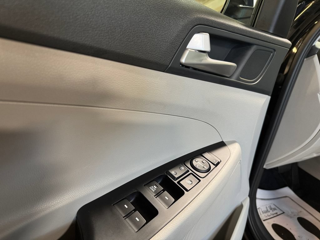 Used 2021 Hyundai Tucson SE AWD/4WD image 14