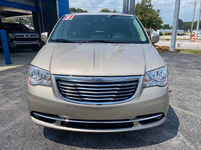 Used 2013 Chrysler Town & Country Touring FWD image 8