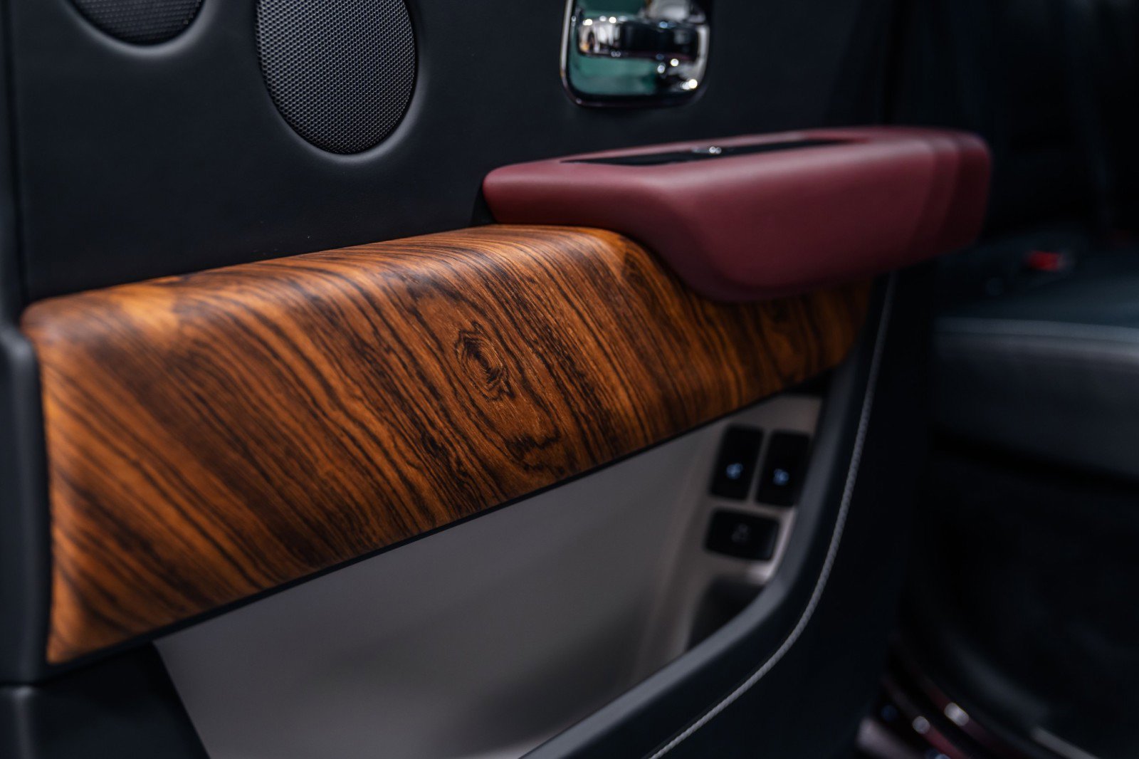 Used 2023 Rolls-Royce Cullinan image 23