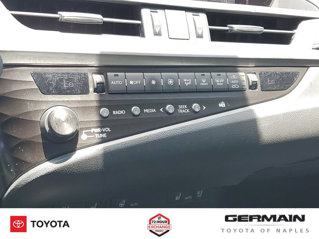 Used 2020 Lexus ES 300h w/ Premium Package FWD image 32