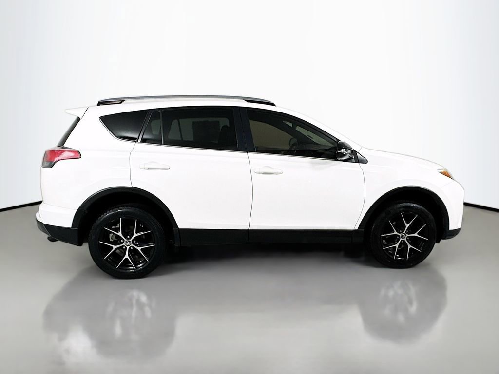 Used 2018 Toyota RAV4 SE w/ Power Extra Value Package FWD image 9