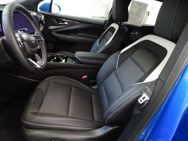 Certified 2025 Chevrolet Blazer EV LT AWD/4WD image 2