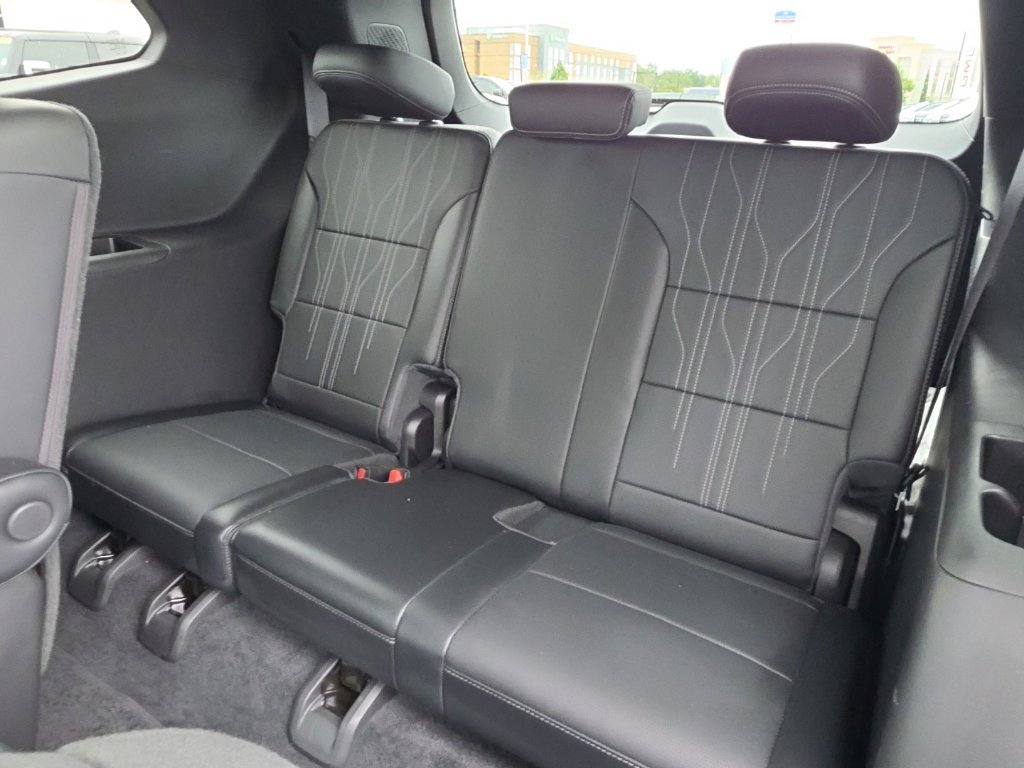 Used 2025 Buick Enclave Avenir w/ Super Cruise Package FWD image 12