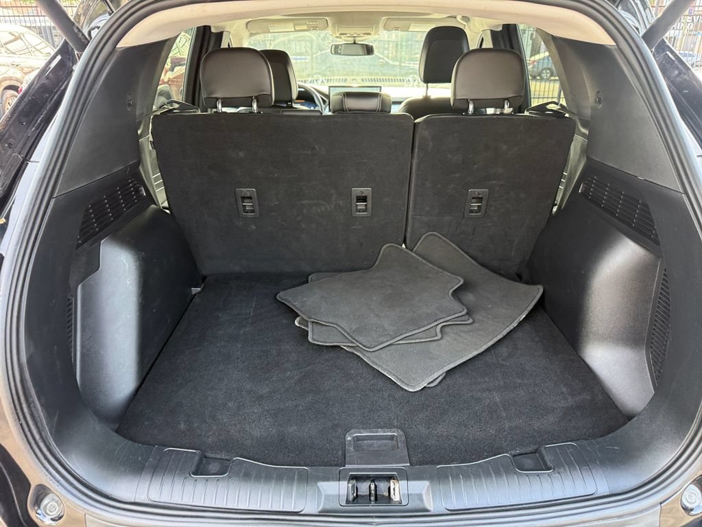 Used 2025 Ford Escape Platinum AWD/4WD image 23