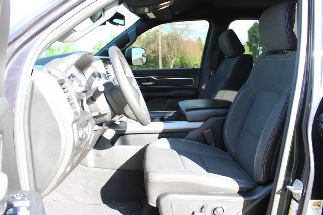Used 2019 RAM 1500 Big Horn AWD/4WD image 11