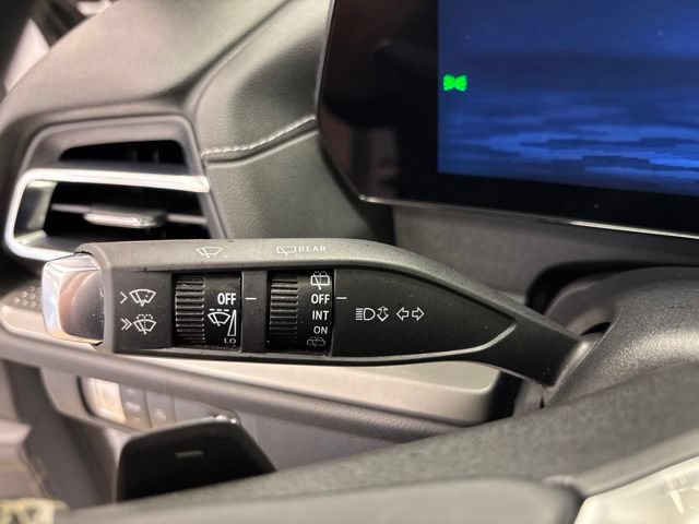 Used 2026 Chevrolet Traverse LT FWD image 38