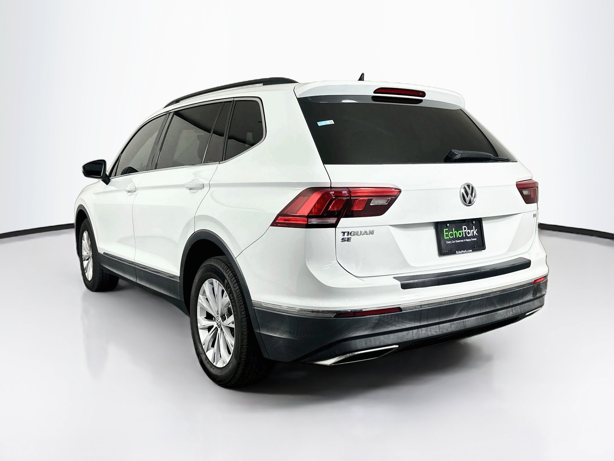 Used 2018 Volkswagen Tiguan SE FWD image 5