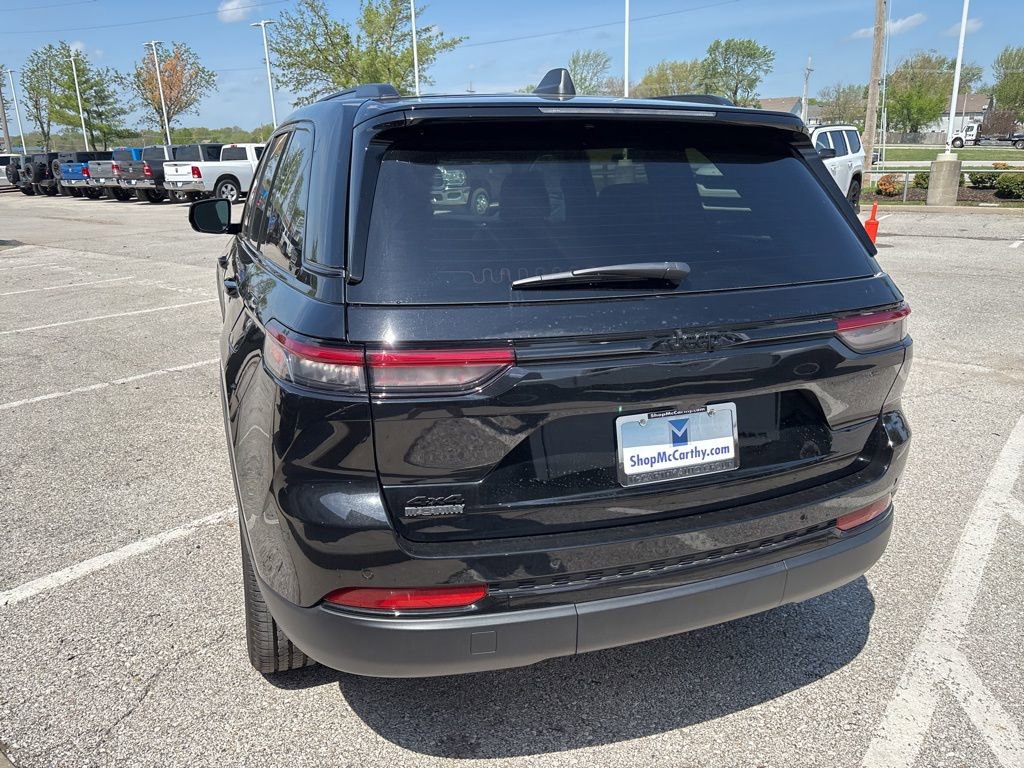 New 2025 Jeep Grand Cherokee Altitude AWD/4WD image 21