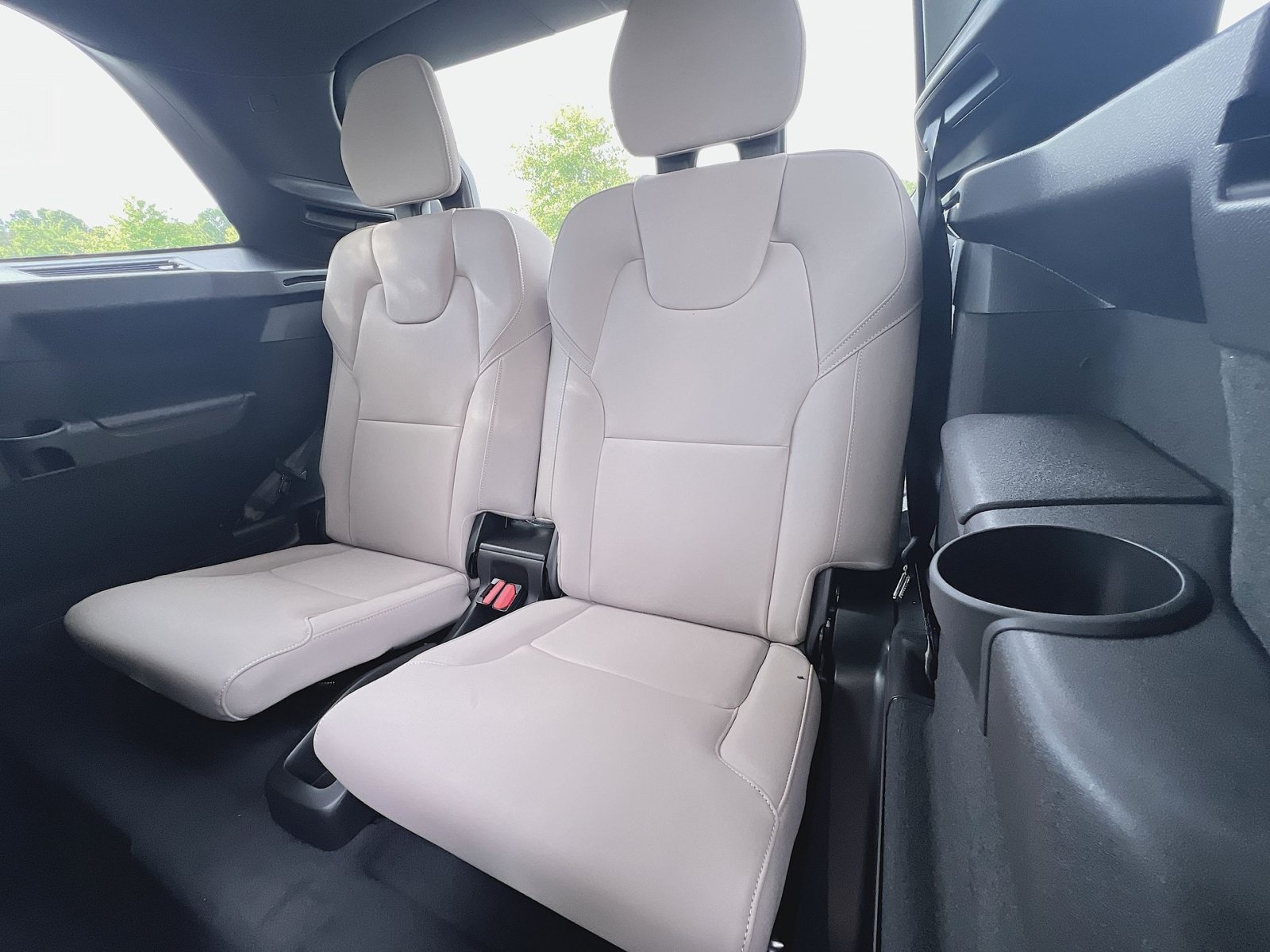 New 2026 Volvo XC90 B6 Plus w/ Protection Package Premier AWD/4WD image 26