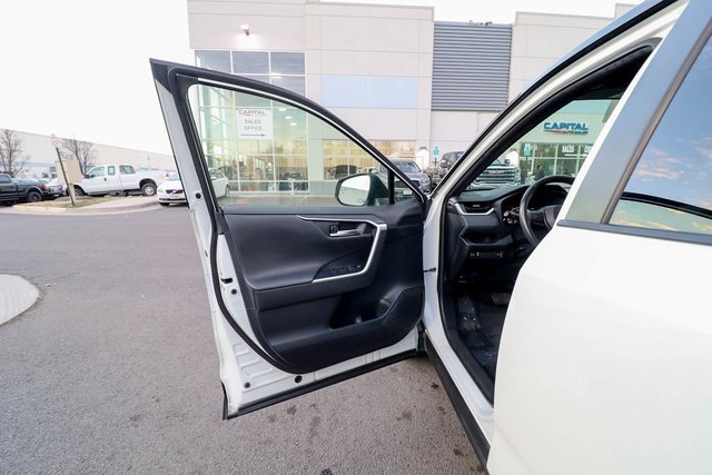 Used 2019 Toyota RAV4 XSE image 37