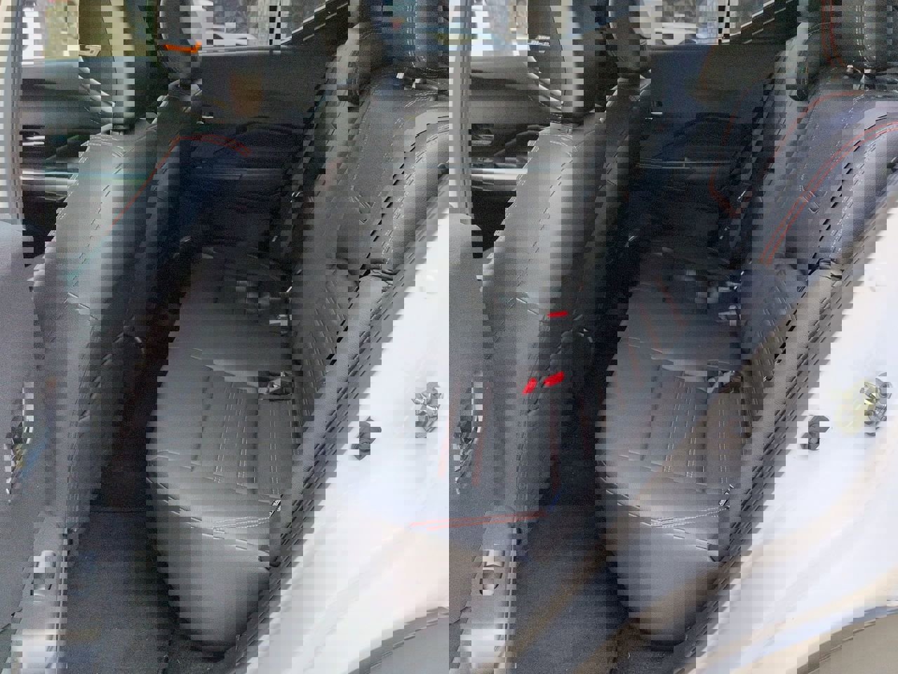 Used 2020 Nissan Kicks SR w/ SR Premium Package FWD image 22