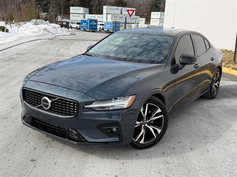 Used 2023 Volvo S60 B5 Core image 2