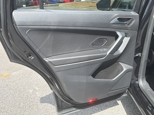 Used 2020 Volkswagen Tiguan SE FWD image 23