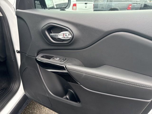 Used 2023 Jeep Cherokee Altitude Lux image 10