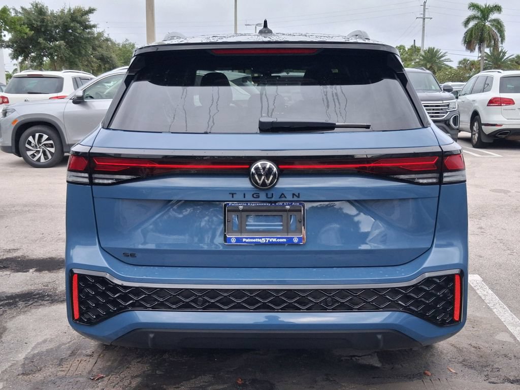 New 2026 Volkswagen Tiguan SE R-Line FWD image 4