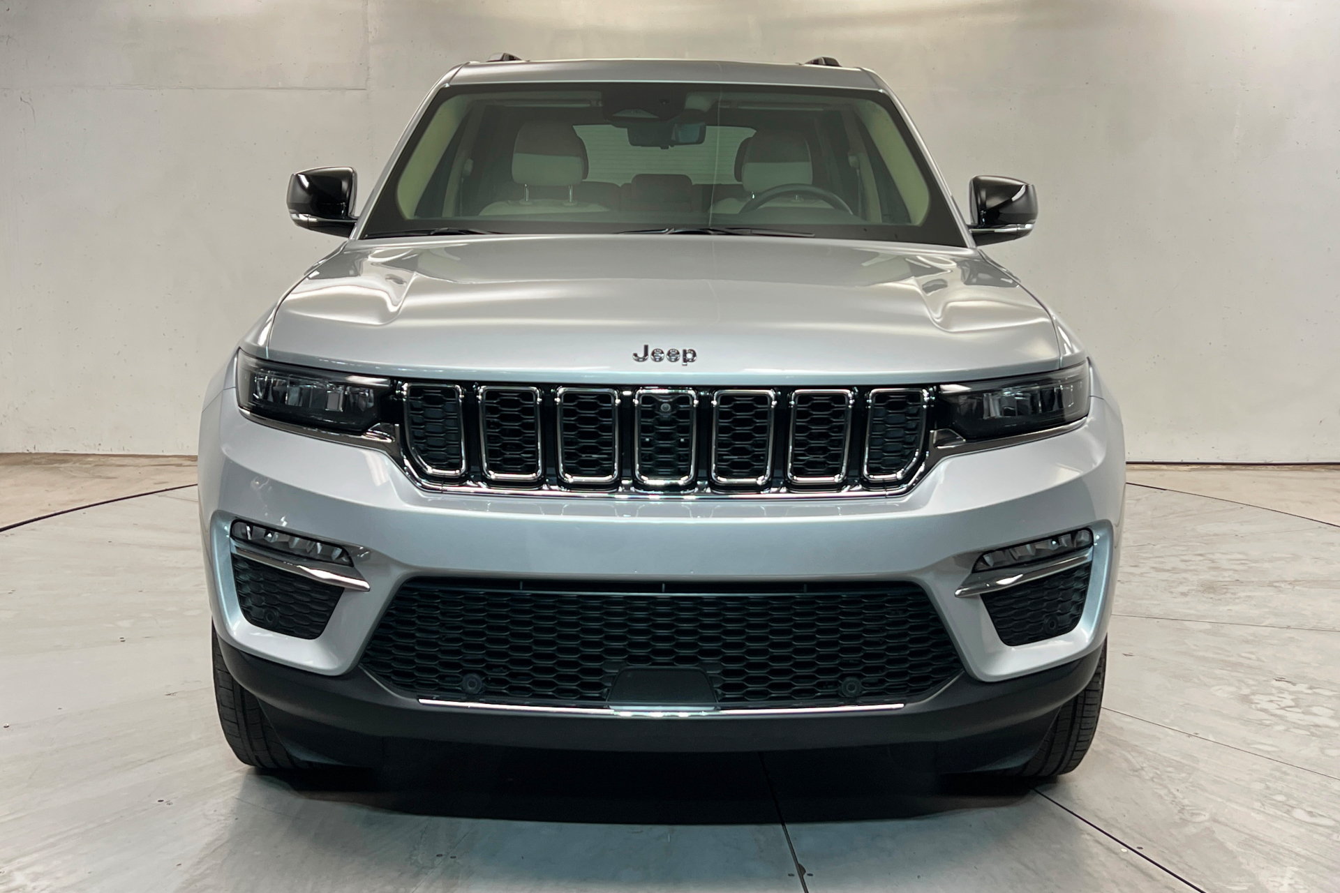 Used 2022 Jeep Grand Cherokee Limited w/ Luxury Tech Group II AWD/4WD image 9