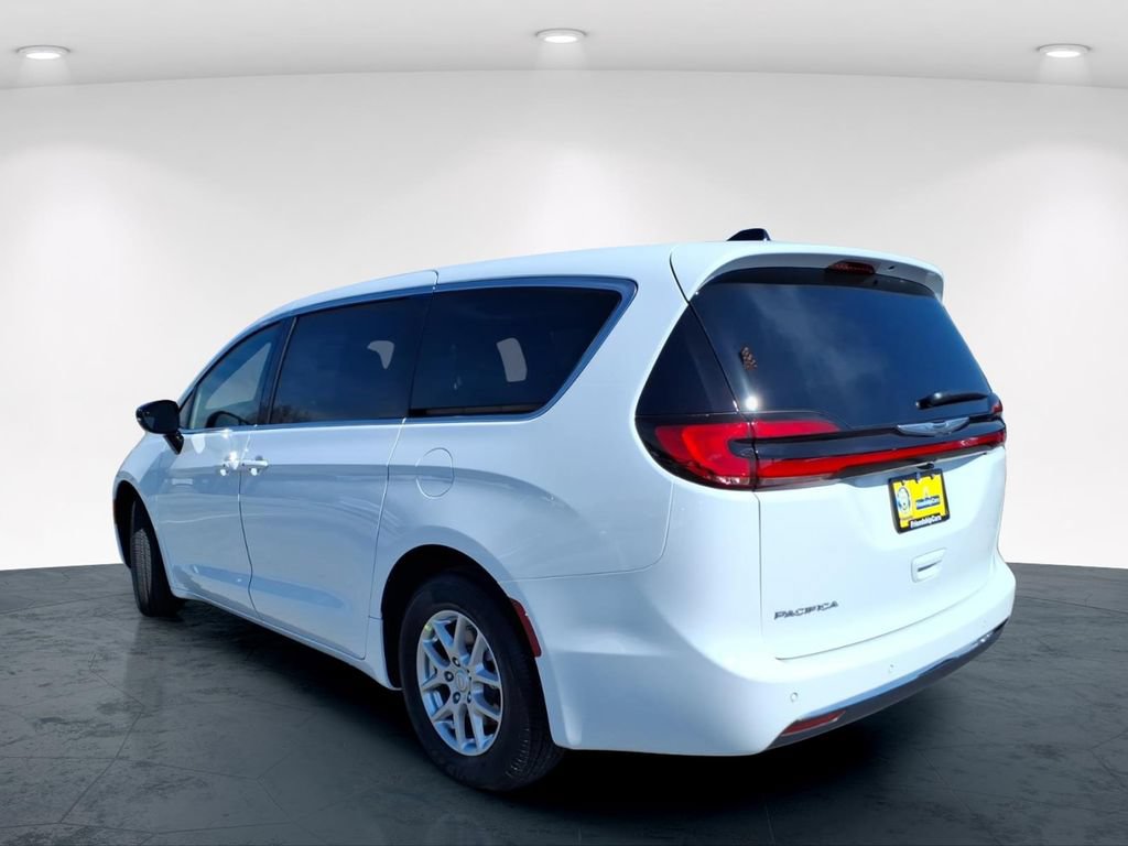 New 2026 Chrysler Pacifica Select FWD image 7