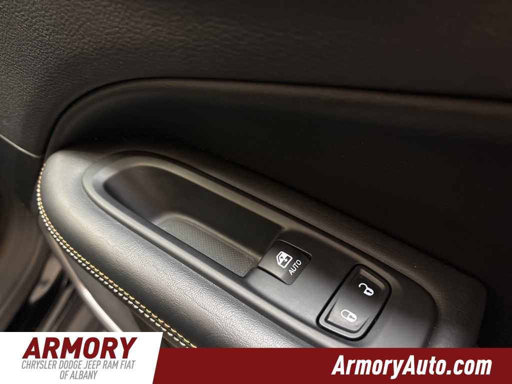 Used 2020 Jeep Compass Sport image 35