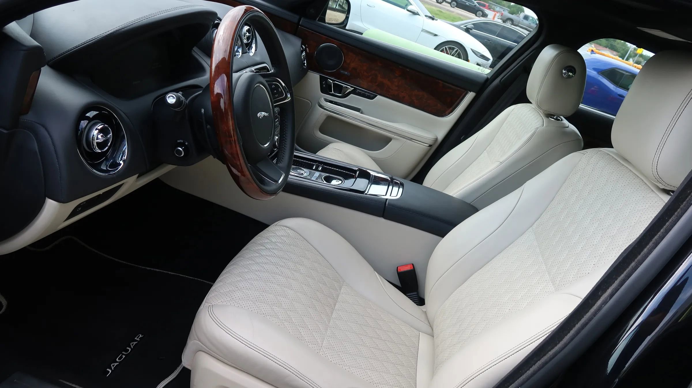 Used 2019 Jaguar XJ L Portfolio image 17