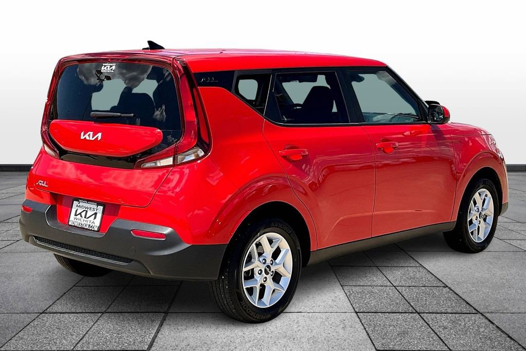 Certified 2022 Kia Soul LX w/ Technology Package image 13