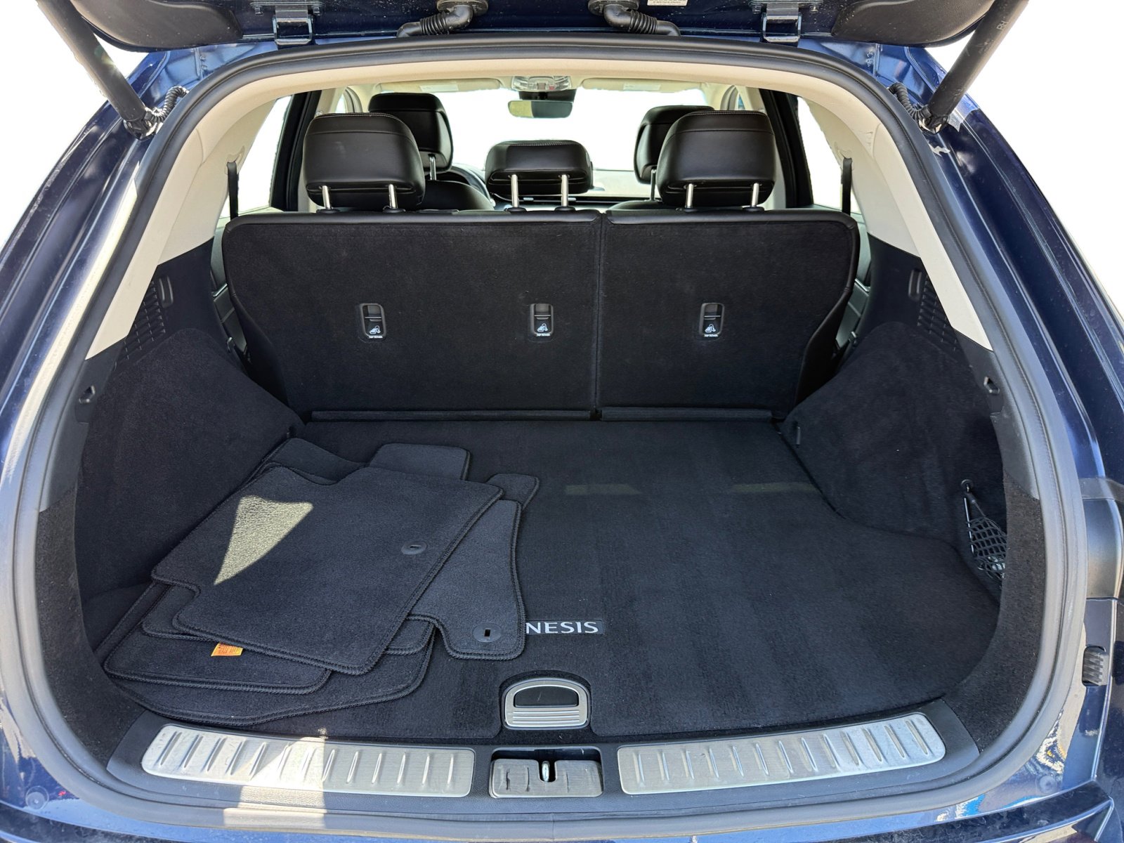 Used 2023 Genesis GV70 2.5T w/ Select Package image 17