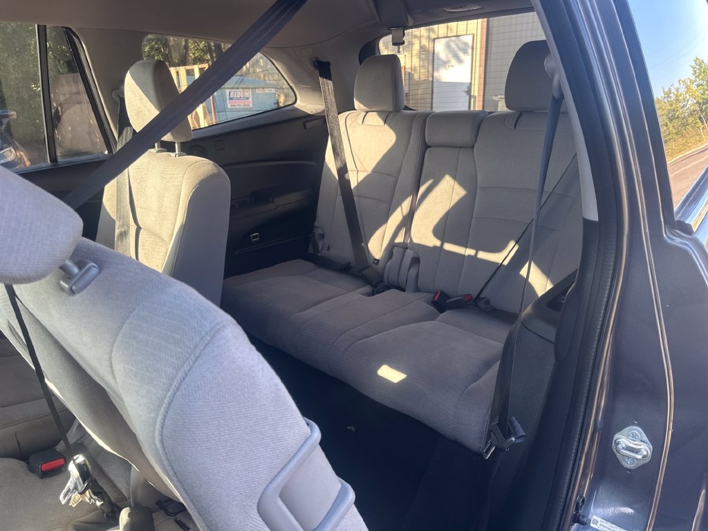 Used 2016 Honda Pilot LX image 18