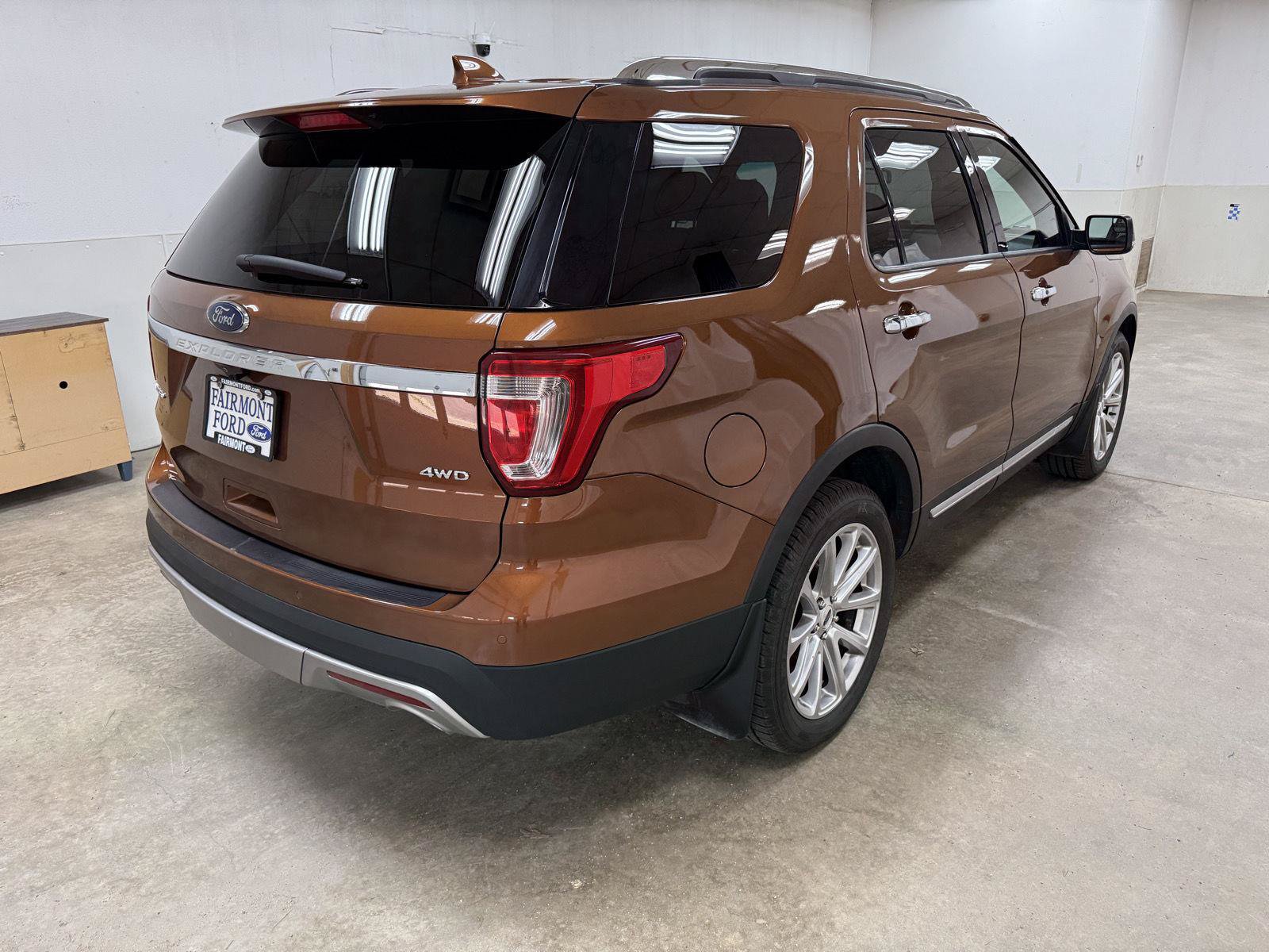 Used 2017 Ford Explorer Limited AWD/4WD image 7