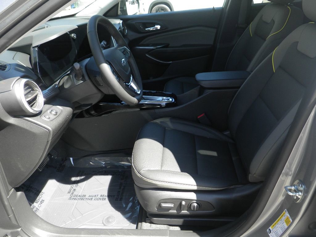 New 2025 Chevrolet Trax ACTIV w/ Driver Confidence Package image 14