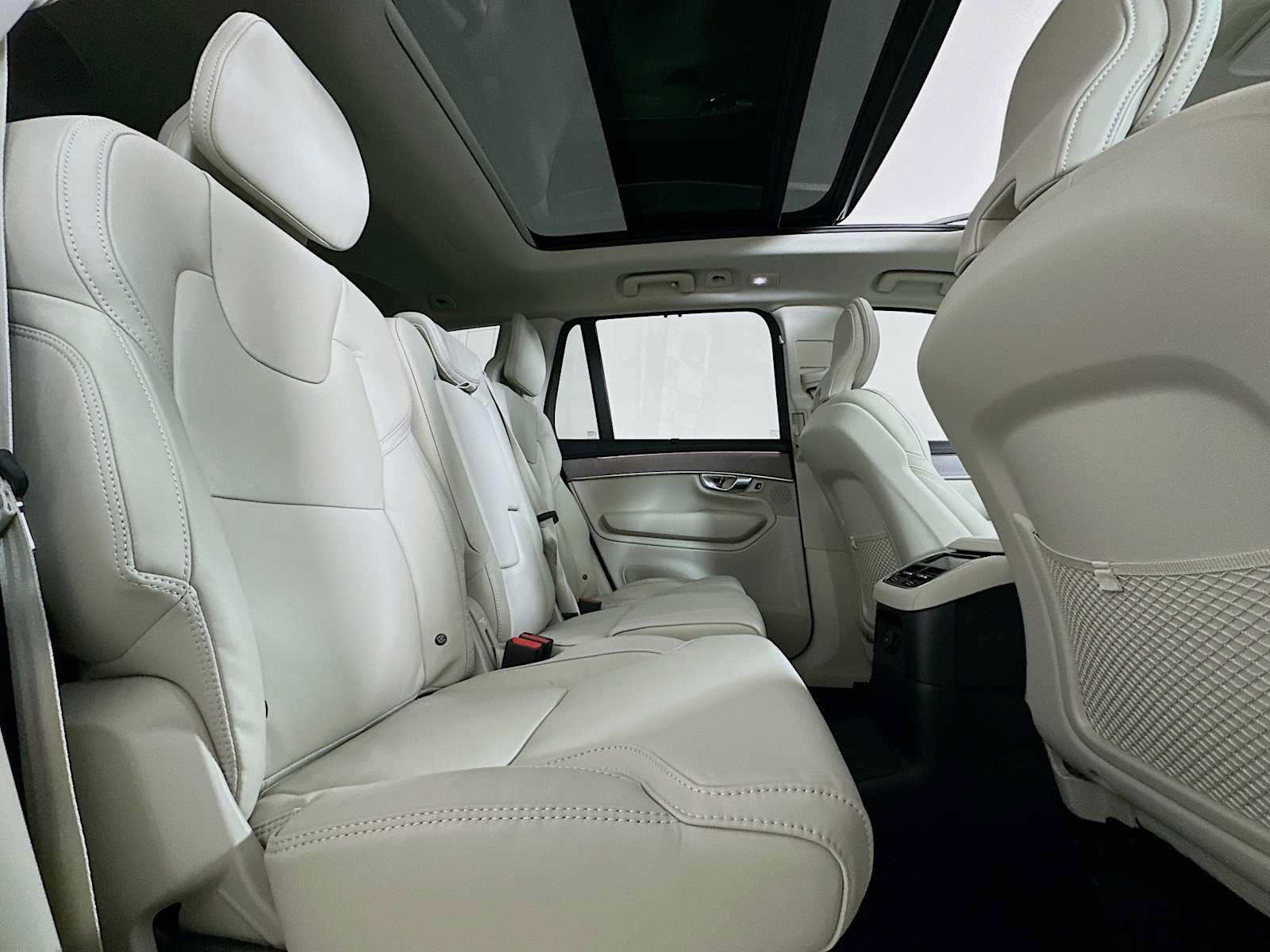 New 2026 Volvo XC90 T8 Ultra w/ Protection Package Premier AWD/4WD image 27
