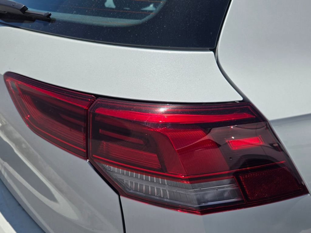 Certified 2025 Volkswagen GTI SE FWD image 10