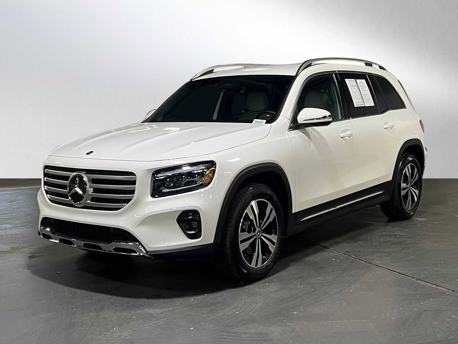 Certified 2025 Mercedes-Benz GLB 250 4MATIC image 7