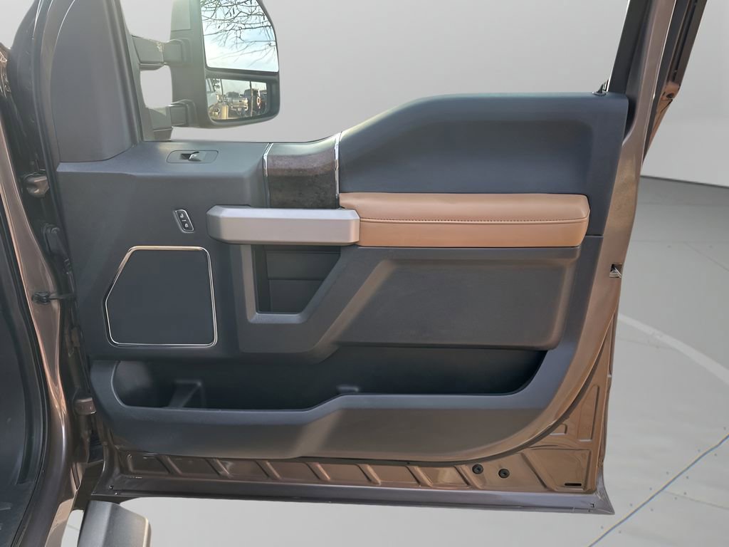 Used 2022 Ford F250 Lariat w/ Lariat Ultimate Package image 10