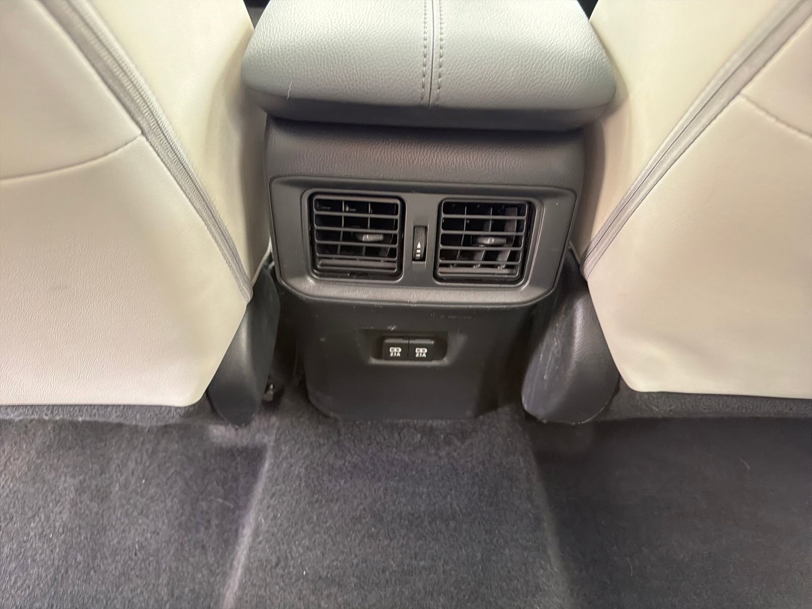 Used 2021 Toyota RAV4 XLE Premium AWD/4WD image 28