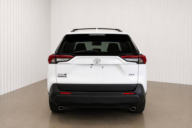 Used 2019 Toyota RAV4 XLE FWD image 5