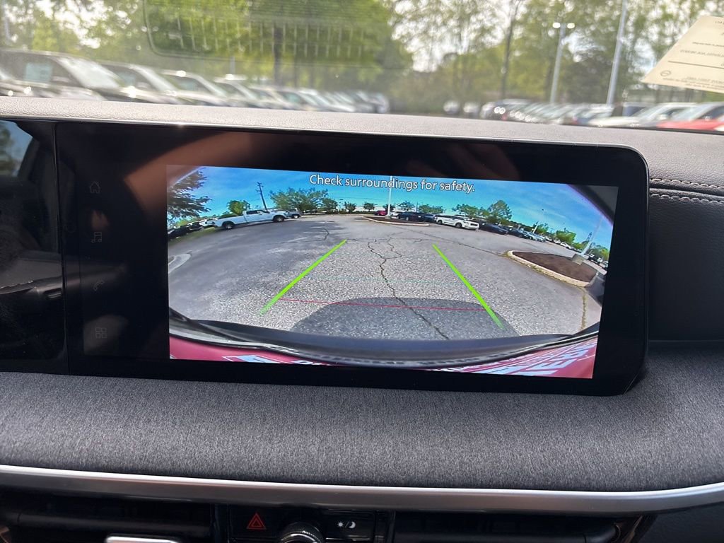 New 2026 Nissan Kicks SV w/ Charging Package FWD image 11