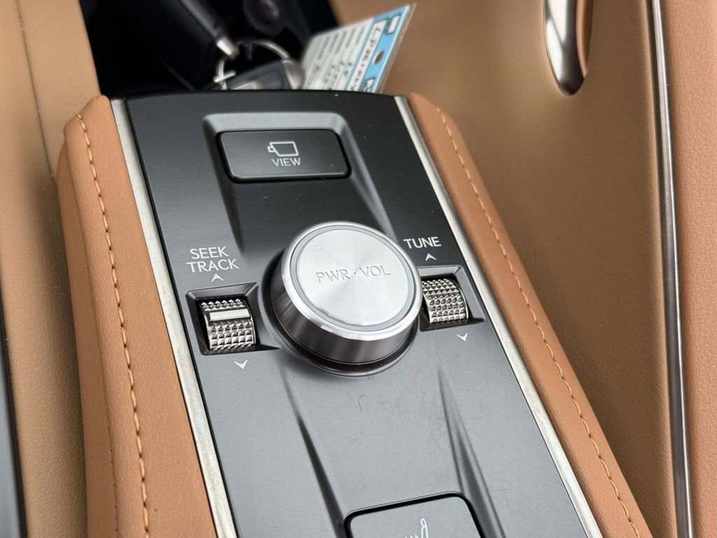 Used 2025 Lexus LC 500 Convertible image 24