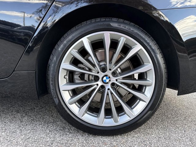 Certified 2023 BMW 530i w/ Convenience Package image 10