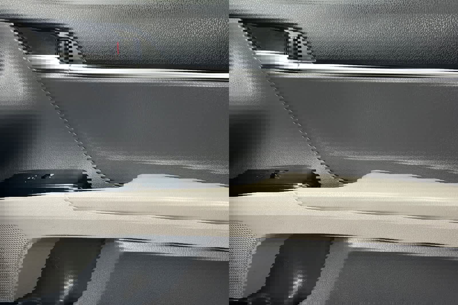 Used 2018 Toyota Camry SE image 18