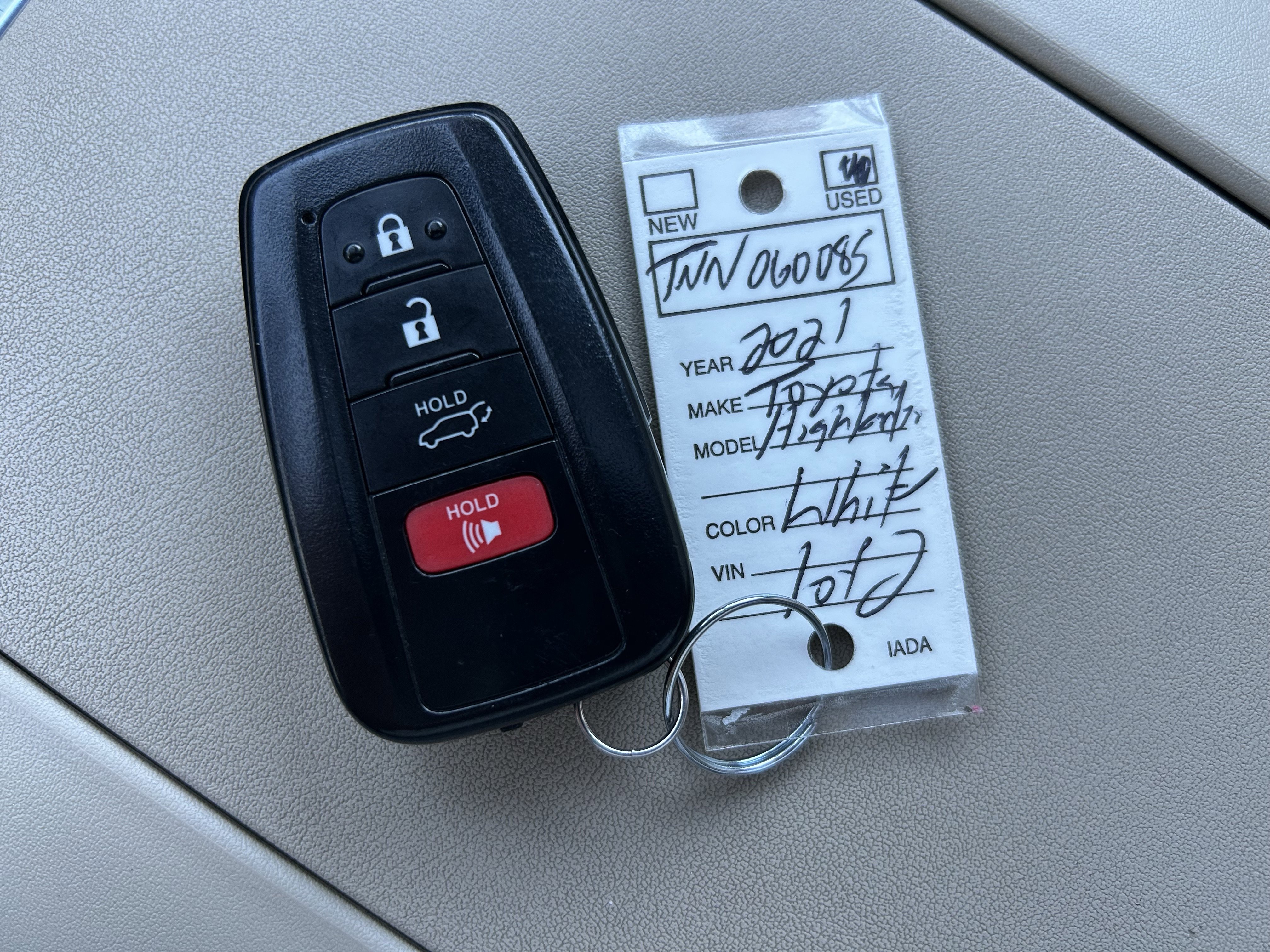 Certified 2021 Toyota Highlander Platinum image 38