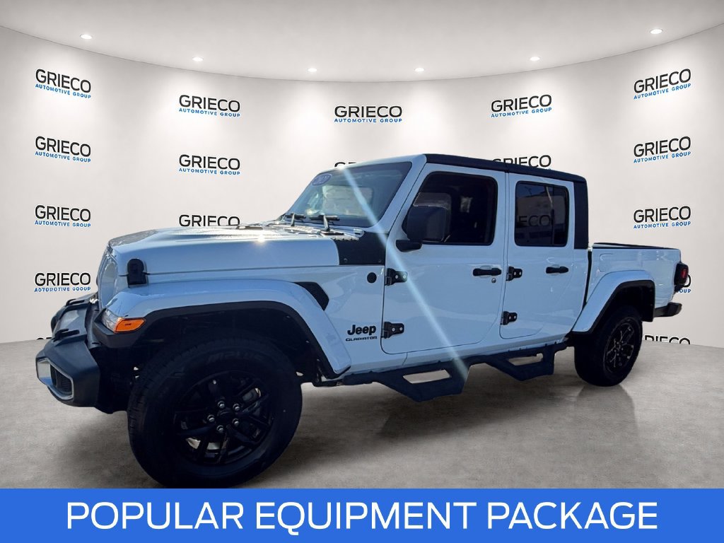 Used 2021 Jeep Gladiator Sport AWD/4WD image 3