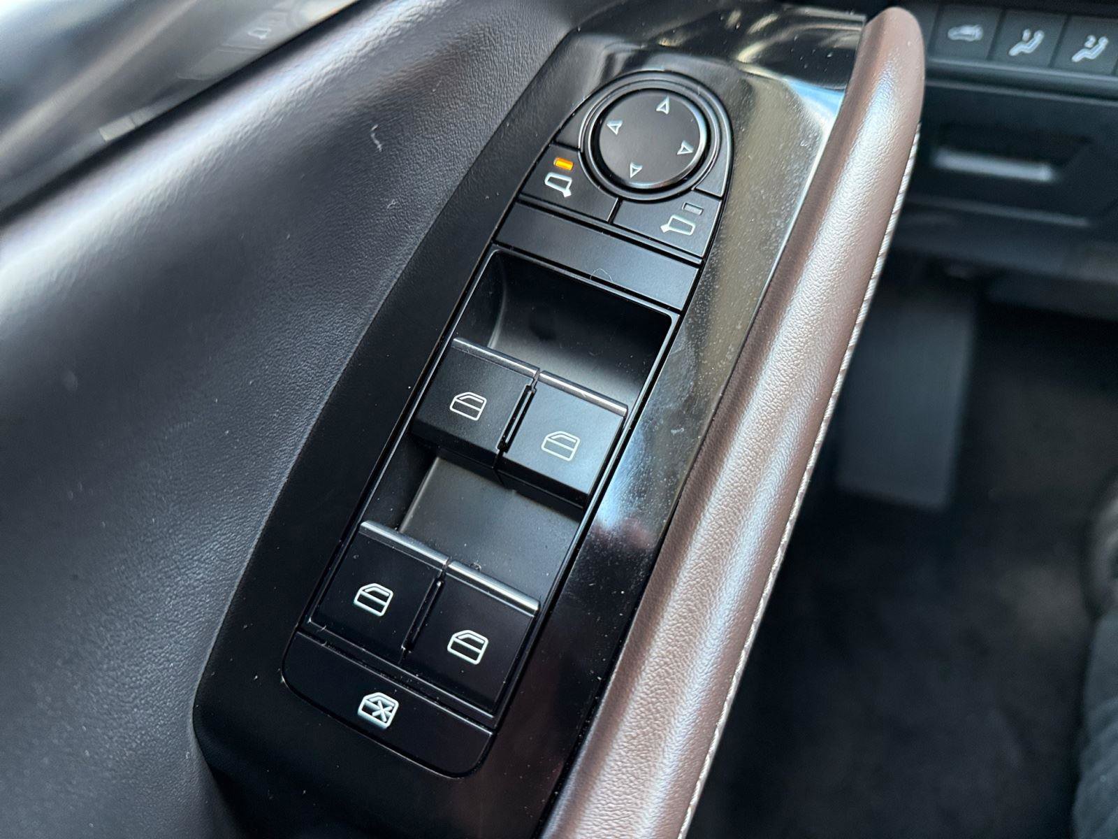 Certified 2025 MAZDA CX-30 AWD 2.5 S w/ Premium Package image 18