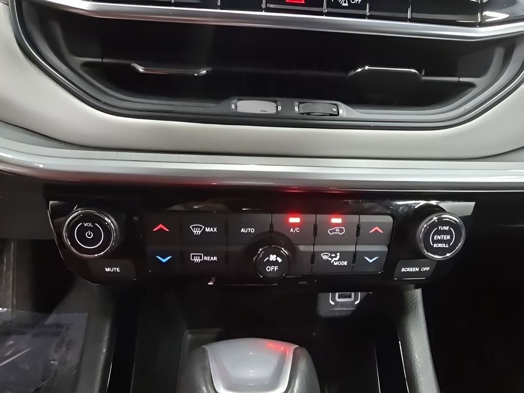 Used 2025 Jeep Compass Limited AWD/4WD image 25