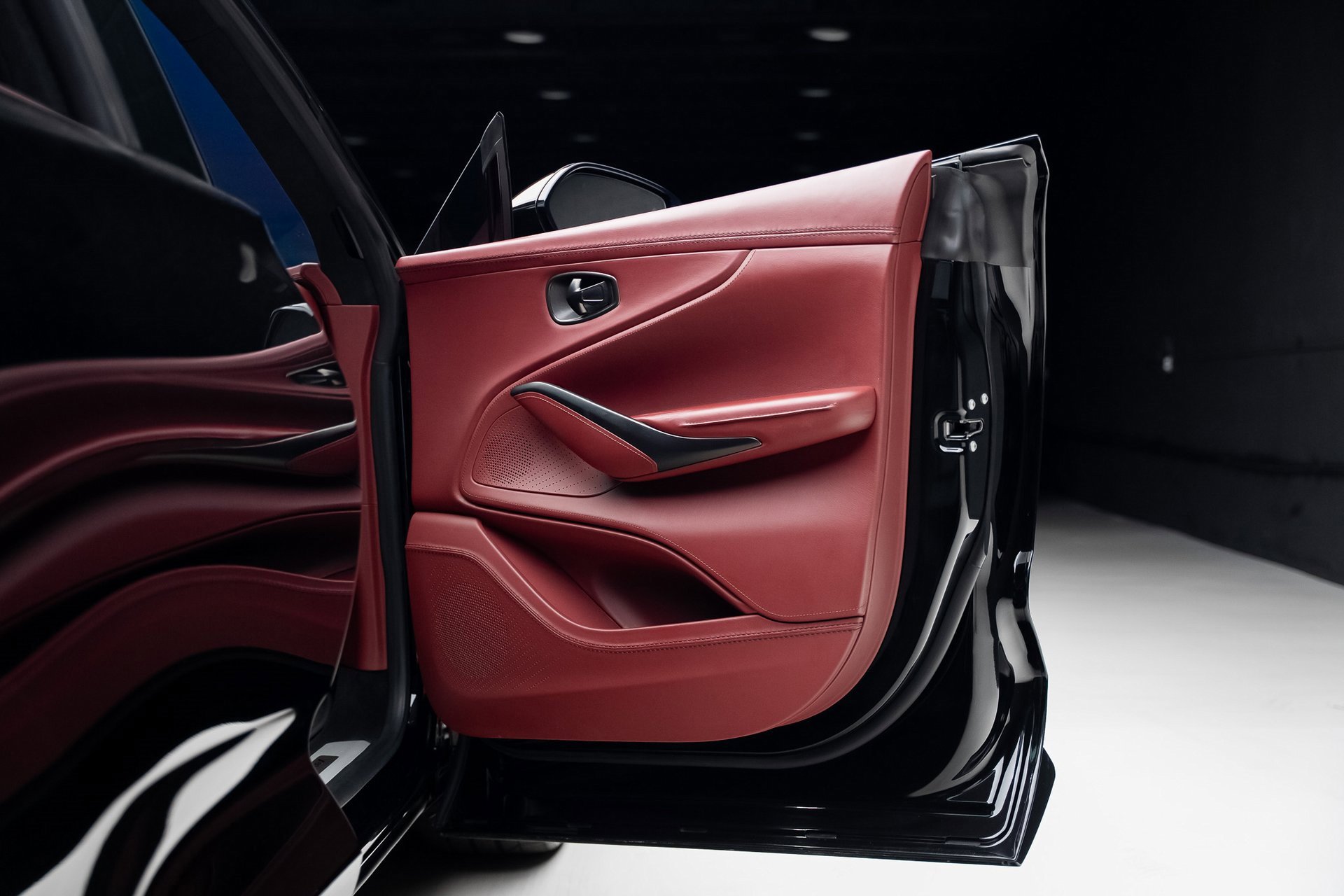 Used 2021 Aston Martin DBX image 61