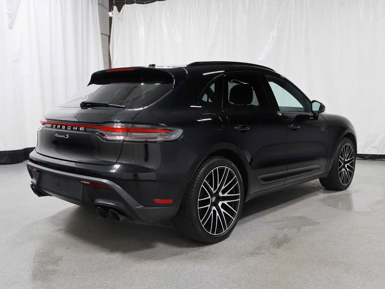 Certified 2023 Porsche Macan S AWD/4WD image 9