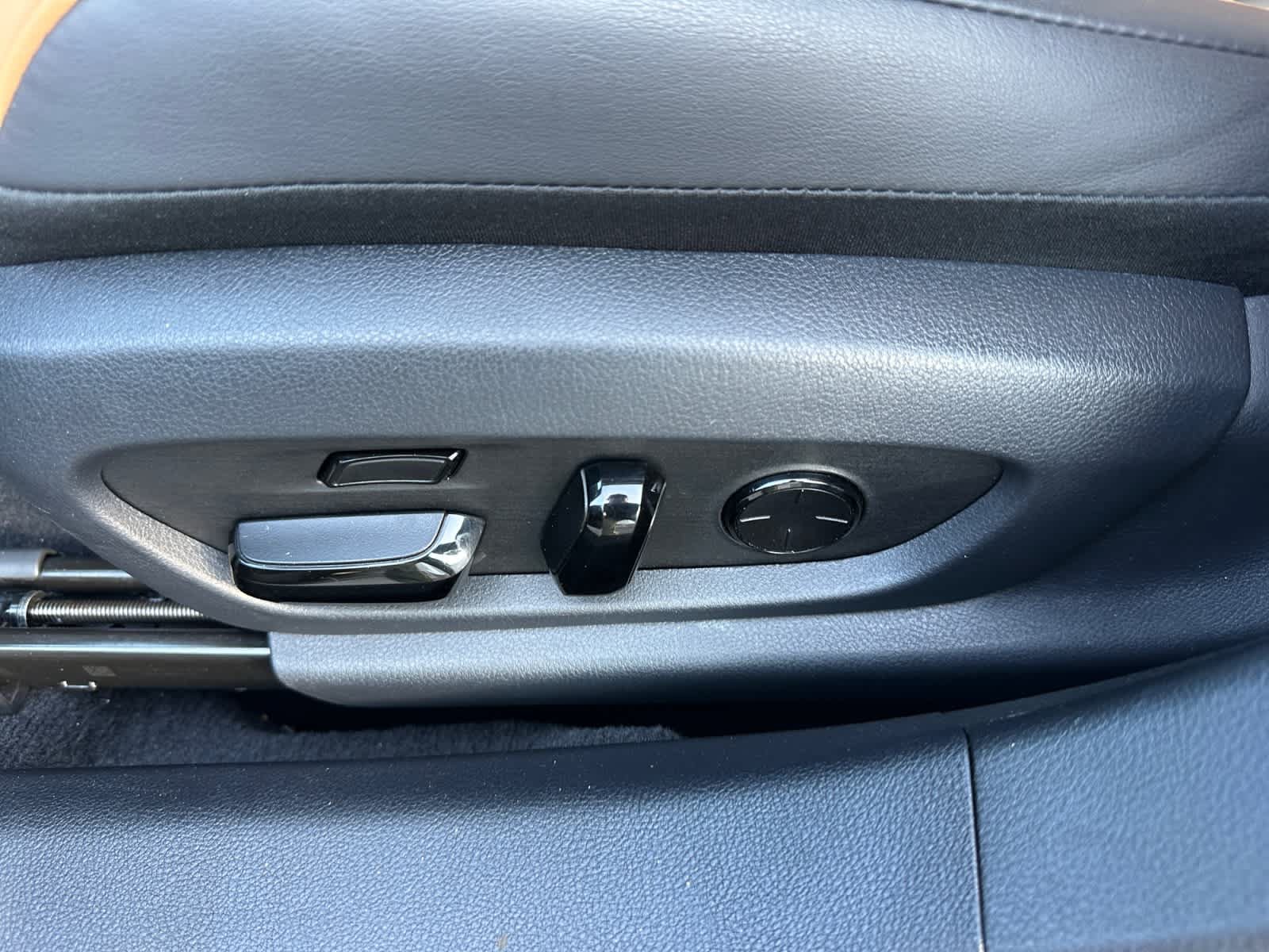 Used 2024 Lexus ES 350 w/ Accessory Package (Z1) FWD image 27
