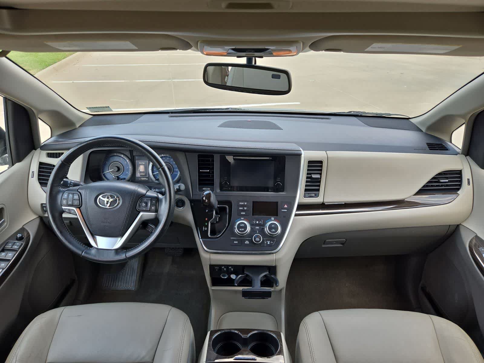 Used 2015 Toyota Sienna XLE w/ XLE Navigation Package FWD image 14