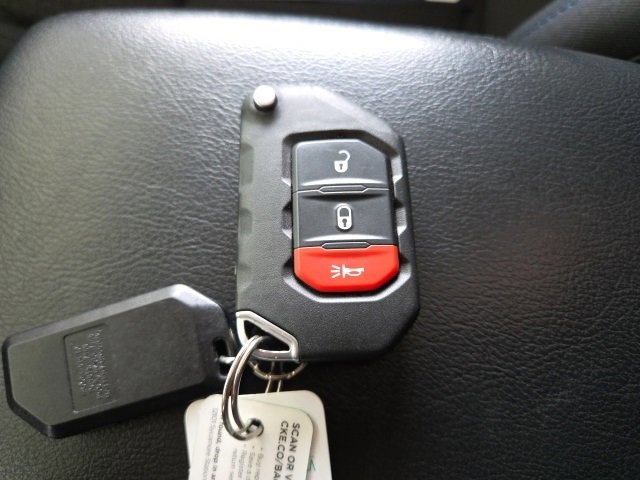 Used 2021 Jeep Wrangler Unlimited Islander w/ Uconnect 4C Nav & Sound Group image 9