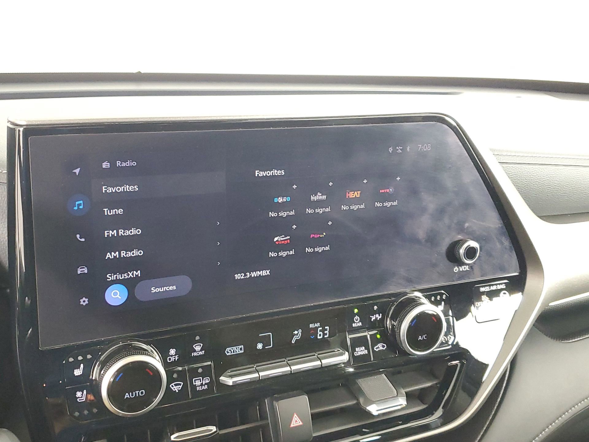 Used 2023 Toyota Highlander Limited image 40